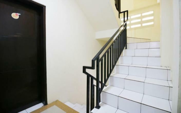 Kamar Keluarga Mangga Besar Otel Cakarta Dış mekan fotoğraf